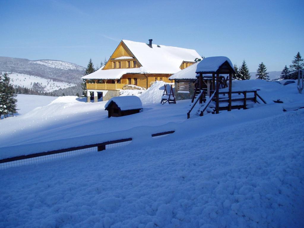 Koliba Holica Bed & Breakfast นาเมสโตโว ภายนอก รูปภาพ